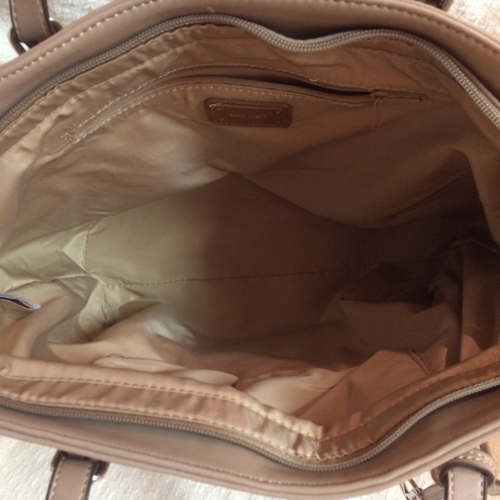 9 West Handbag - Picture 4 of 7